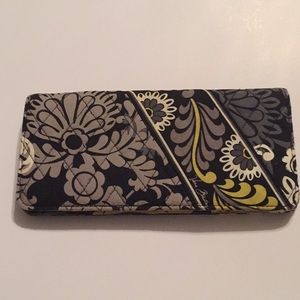 Vera Bradley Ultimately Traveler Wallet